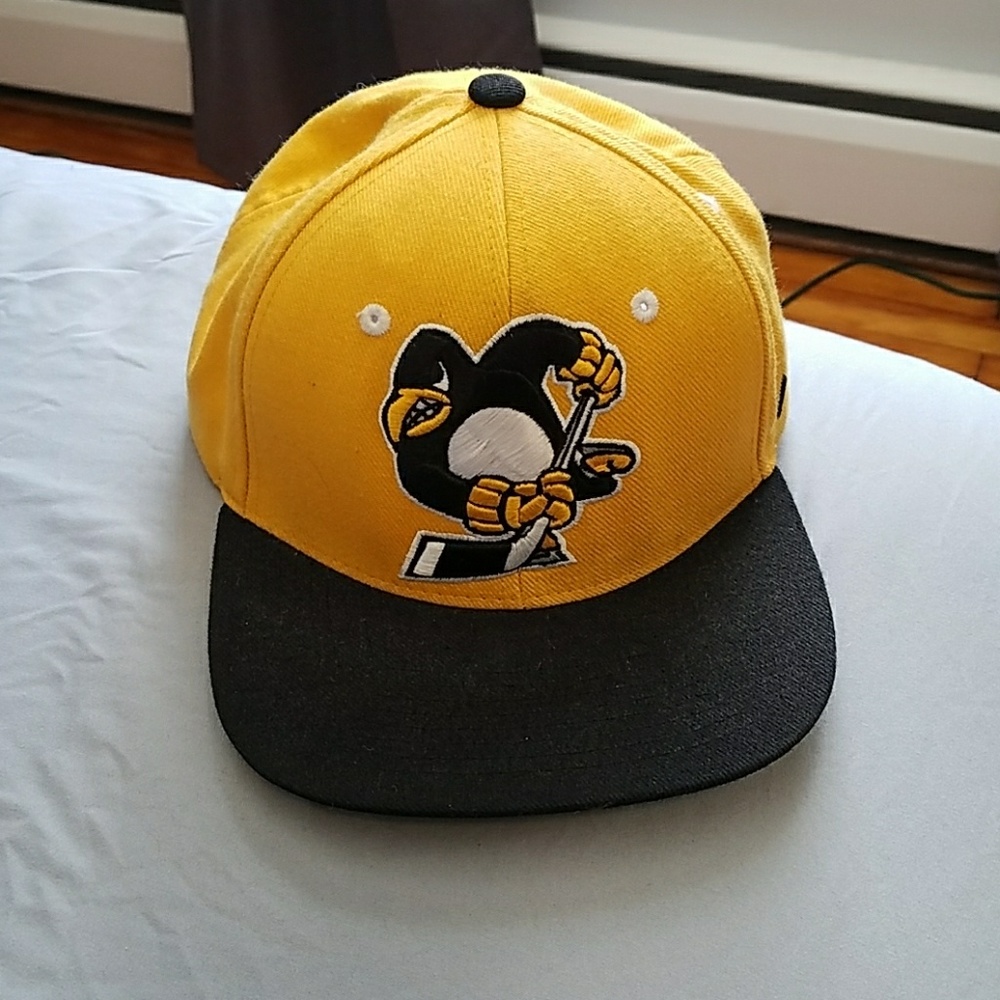 Zephyr Penguins Snapback - Picture 1 of 4